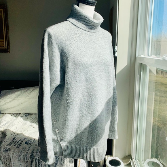 Michael Kors Sweater - Picture 1 of 7